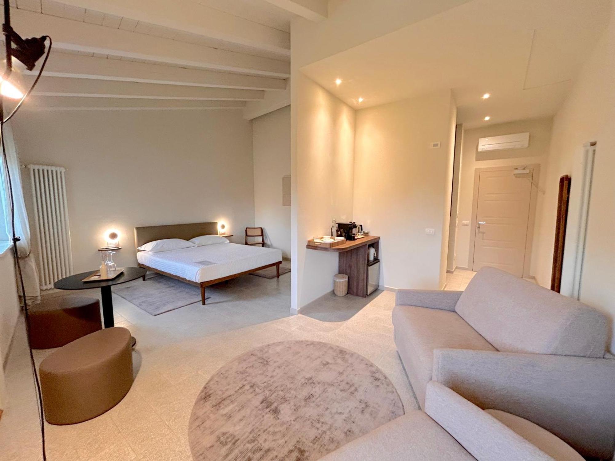 The Lake Suites Com - Luxury Stay In ラツィーゼ エクステリア 写真