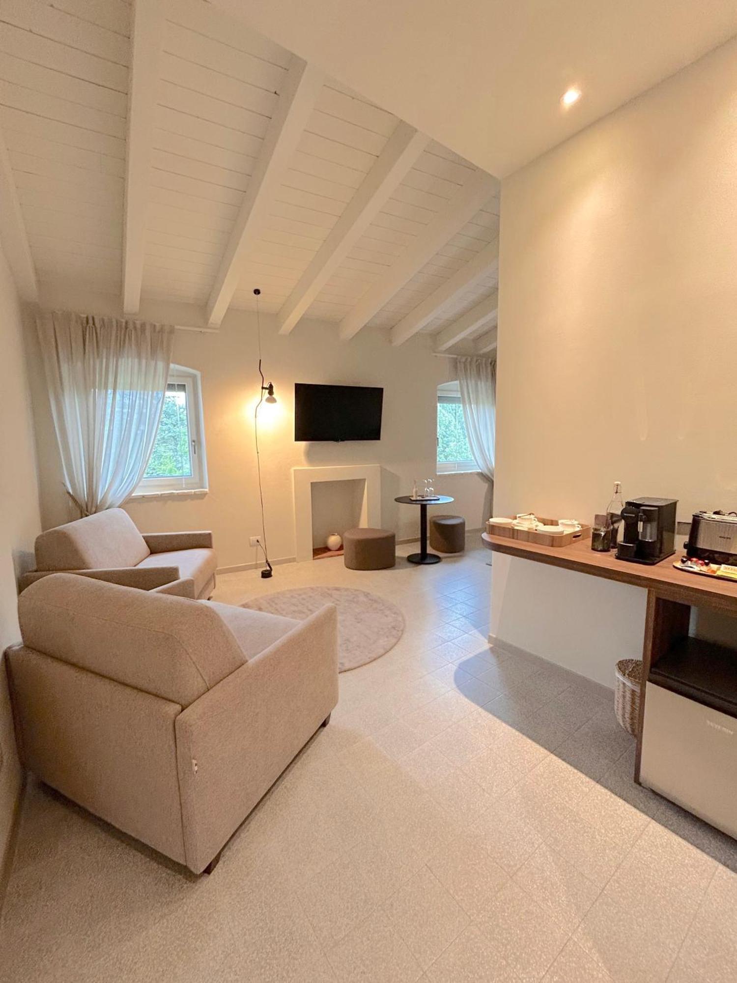 The Lake Suites Com - Luxury Stay In ラツィーゼ エクステリア 写真