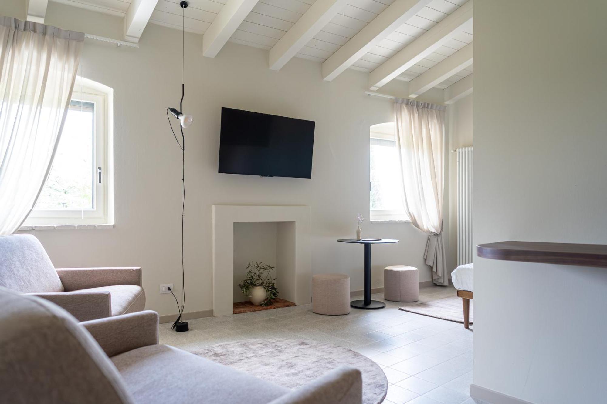 The Lake Suites Com - Luxury Stay In ラツィーゼ エクステリア 写真