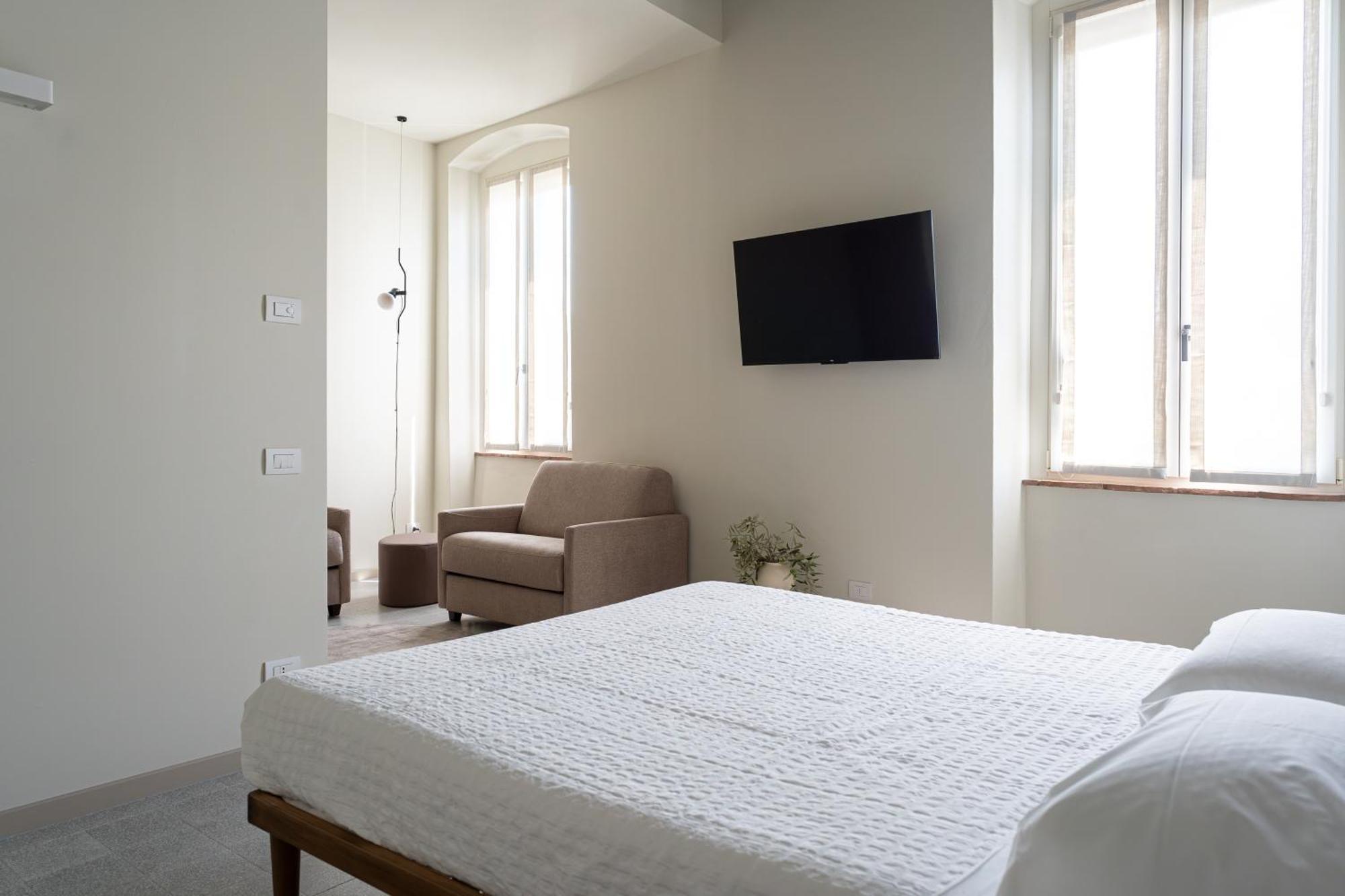 The Lake Suites Com - Luxury Stay In ラツィーゼ エクステリア 写真