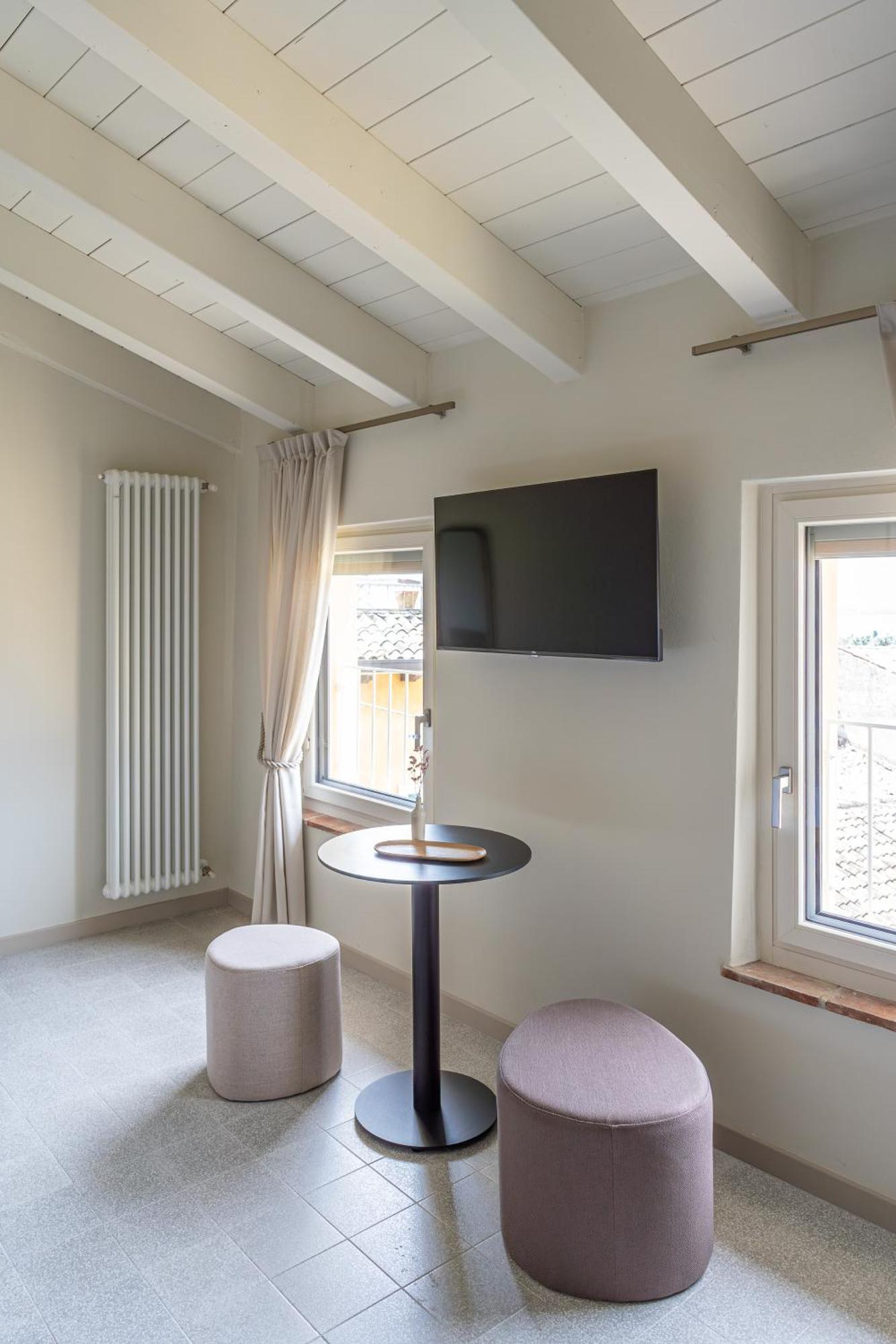 The Lake Suites Com - Luxury Stay In ラツィーゼ エクステリア 写真