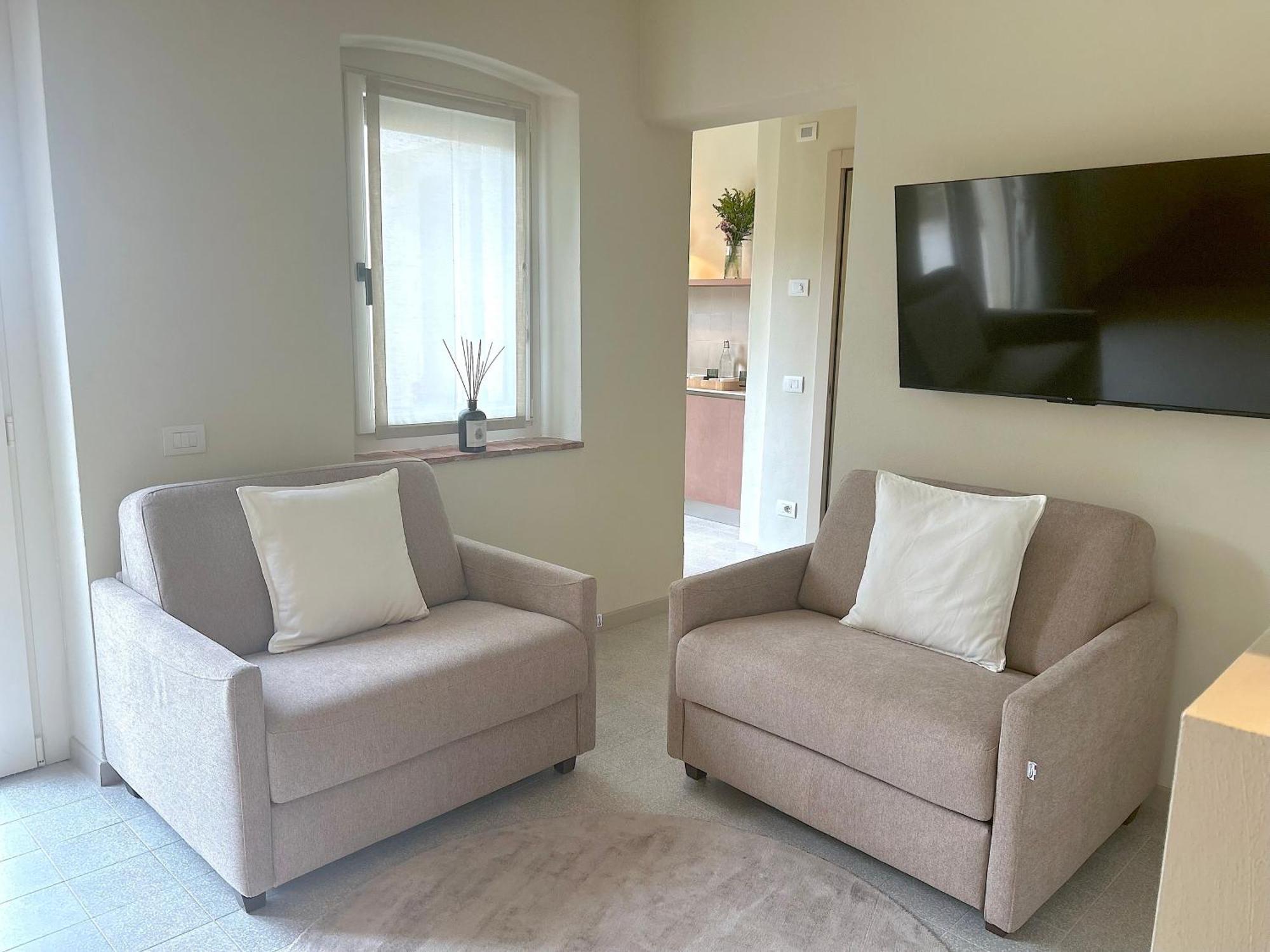 The Lake Suites Com - Luxury Stay In ラツィーゼ エクステリア 写真