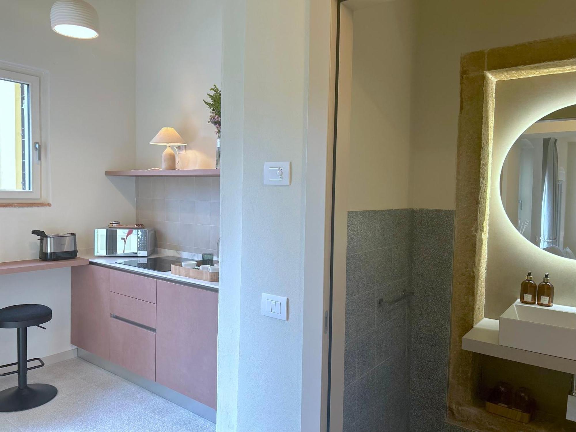 The Lake Suites Com - Luxury Stay In ラツィーゼ エクステリア 写真
