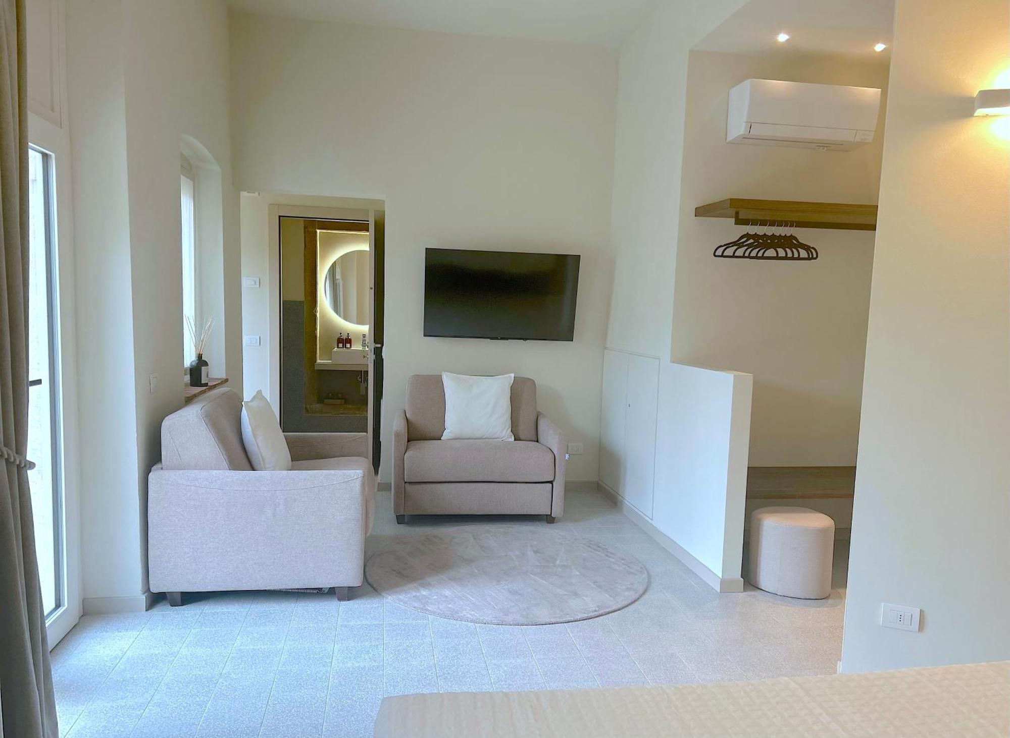 The Lake Suites Com - Luxury Stay In ラツィーゼ エクステリア 写真