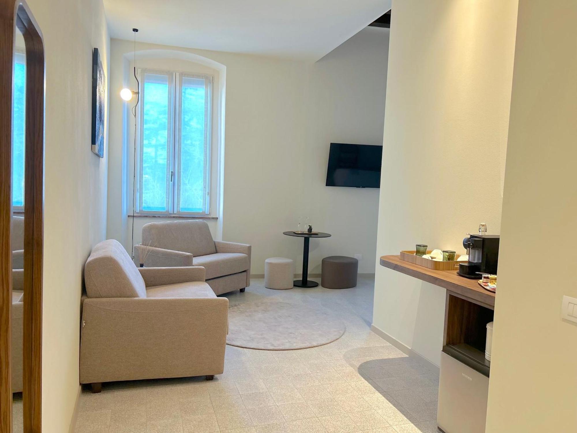 The Lake Suites Com - Luxury Stay In ラツィーゼ エクステリア 写真