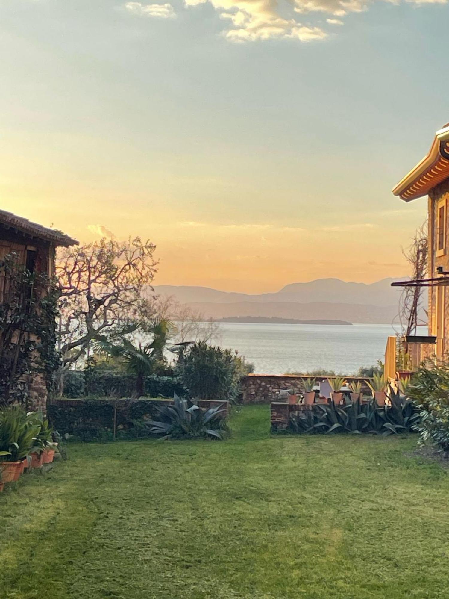 The Lake Suites Com - Luxury Stay In ラツィーゼ エクステリア 写真